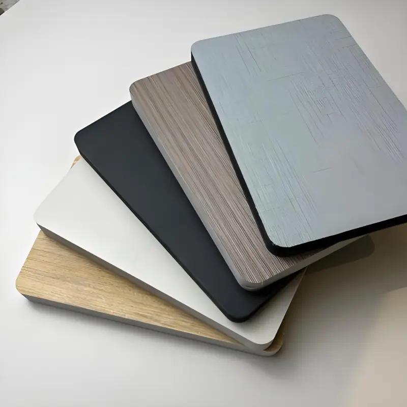 Bord Foam PVC atá brataithe le scannán